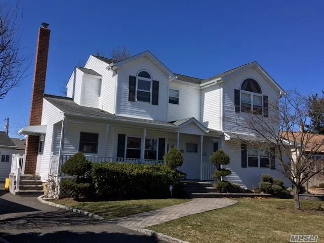 Syosset School District, Convenient To All Transportation, Near Major Highway, Walk To Shopping Center, Everything Is Renovated.