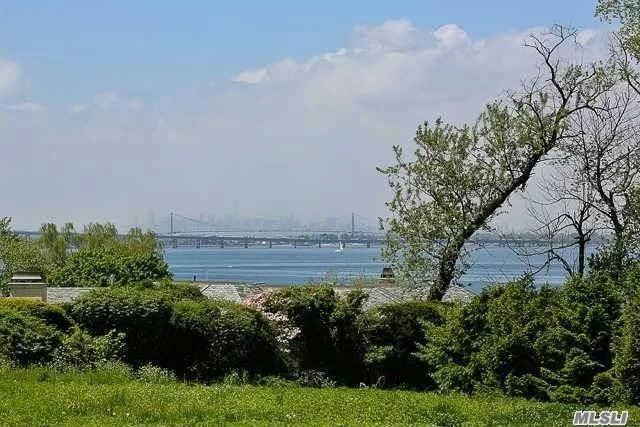 West Side Kings Point Prime Location. This One Of A Kind Property Has Unobstructed Views Of Water And Manhattan.