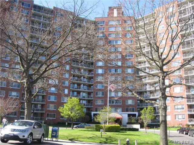 Deluxe Co-Op Largest Unit Entry Foyer, Large Living Rm/Dining Rm, Eat-In-Kitchen With Window, 3 Bedrooms 2 Bathrooms, Terrace, Maintenance Includes All Utilities, 24Hr Doormn, Pool, Gym, Near Long Island Rail Road City/Express Buses, Oakland Lake