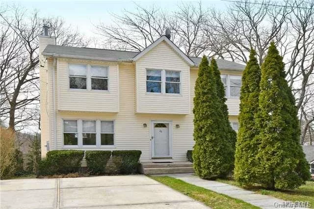 Pride Of Home Ownership...Built In 1998 Spacious Very Well Maintained Colonial Bright & Sunny, Open Concept, Wood Floors, Spacious Full Basement With High Ceilings Can Be Finished With Walk Out Entrance For Additional Living Space. Soon To Be Ferry To Manhattan, Beach & Golf Rights, Close To All!