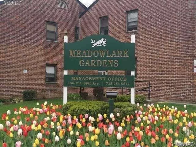 Beautiful/Quiet/Garden Style Coop At Heart Of Fresh Meadows. Large 1 Bedrm On 2nd Floor Inside Courtyard. New Laminate Floors & Moldings, Super Clean Bathrm & Kitchen. Washer/Dryer In Unit, Each Room Has Window(S). No Flip Tax, Easy Parking. Best Sd#26, Express Bus Qm1 To Manhattan, Q75, Q88, Q17 To All Places. Near Major Highways, Shopping, Parks, Supermarkets. Sublease Ok.