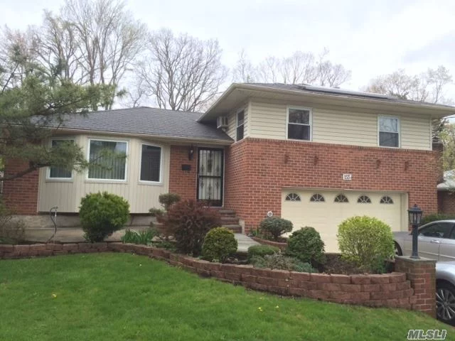 Split Level Home Located In Stratford Area Of Roslyn Hts, Desirable Home Featuring Spacious Living Room, Large Eik, With S/S Refrigerator, Den With Fpl, 2 Car Garage, Finished Bsmt. Award Winning Herricks School District. Conveniently Close To All.