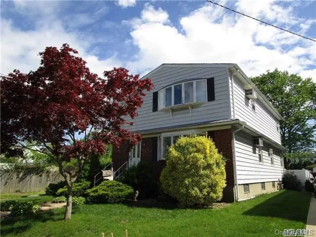 Custom 2 Story Home Located In Wantagh Woods Sd#23 On A Dead End Street. This Home Features 5 Large Bedrooms, 2 Full Baths, Updated Eik With Ceramic Floors, Large Family Room, Hw Flooring Throughout, Lots Of Storage, Full Finished Basement, Nicely Landscaped And Detached 1 Car Garage