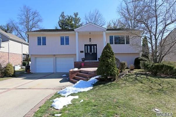 Completely Renovated, New Roof, New Windows, New Kitchen, Updated Bathrooms, Herricks Schools, Bus To Elementary School