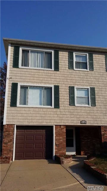 Duplex Very Spacious 3Br, 2 Full Bath Very Bright Apartment With Eik Laundry Closet With W/D, Parking For 2 Cars, Close To Transportation, Express Bus To Nyc, Bell Blvd, Cross Island Parkway , Clearview Expressway And More.