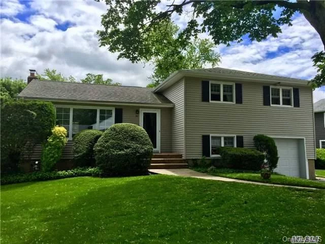 Bethpage&rsquo;s Own Botanical Beauty Oozing W Curb Appeal & Pride Of Ownership, Inside & Out!This Split Boasts Vinyl Sidg, Arch Roof, Updtd Wdws, Grante Eik W Glass Bcksplsh & 2 Yr Old Ss Appl&rsquo;s Incl 5 Brnr Gas, Covectin Oven;Oil Heat, Oak Flrs , Igs, Lg W/D, Deck Off Drr 2 Gorgeous Prklike Bckyard W Covrd Patio;2Cardvwy Blgm Blk;Kramer Ln.Won&rsquo;t Last.Check It Out & Start Packng!