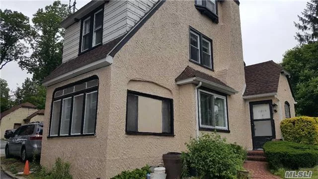 Walking Distance To Shopping Center, Banks, Subway (E, F) Buses. Prime Location. Long Island Landlord This Property Located In Prime Location - Option To Rent For Medical Office