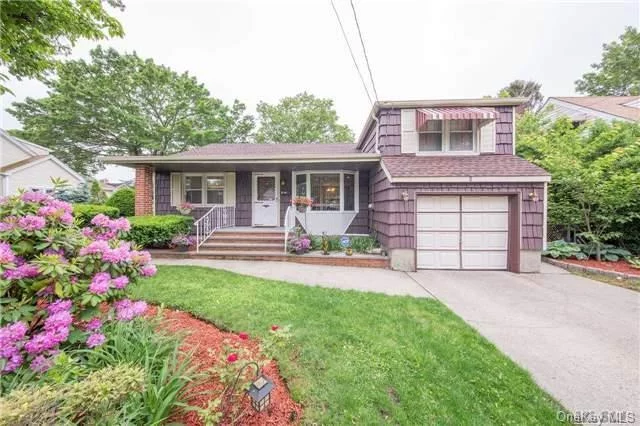 Well Maintained Expanded Ranch In N. Hicksville. Mid Block Location On A Lovely Tree Lined Street. Newer Roof (3 Years) And Cac (2 Years), Hardwood Floors. Full Finished Basement, Gas Cooking, . Convenient To Lirr & Parkways. A Must See!