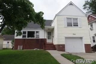 6 Room Split, 3 Bedroom, Formal Dining Room, Finished Basement, Garage. Asking Only 380&rsquo;S.