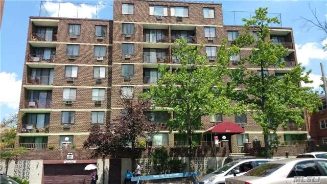 Large 2 Bedrooms Condo In The Heart Of Flushing, Hard Wood Floors, Heat Included, 3 Blocks To 7 Train.