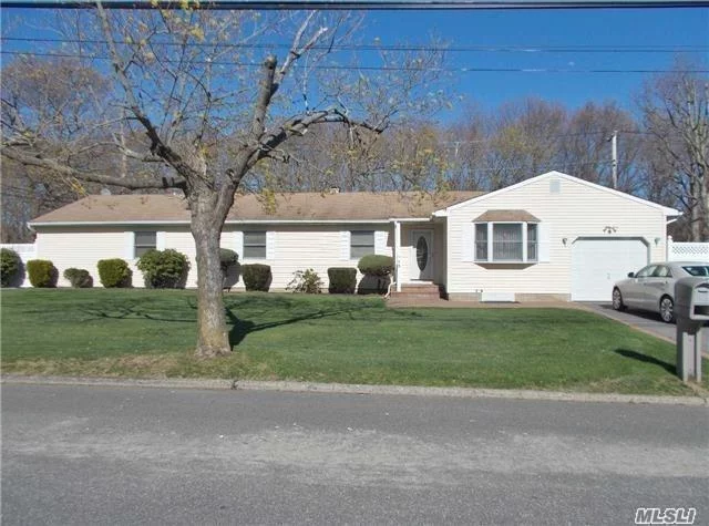 Follow The Paver Path To This Furnished, Light & Bright 1 Bedroom Rental. Enjoy This Relaxing Yard Or Stay Inside & Use The Cac! Located Near Suny At Stony Brook, Main Roads, Shopping & Area Hospitals.