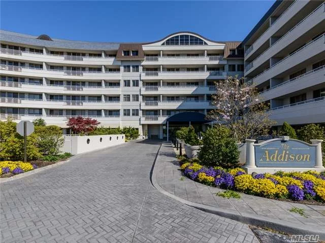 This 3 Bedroom Apartment On 6th Floor Offers The Ultimate Privacy, 2 Terraces.With Lovely Waterview And Beautiful Nature View. Amenities Includes 24 Hours Concierge, Jitney To & From L.I.Rail Road, Gym With Complimentary Classes Throughout A Year, I/O Pools, Newly Renovated Beautiful Club House.Cards, Library, Mov.1Xw