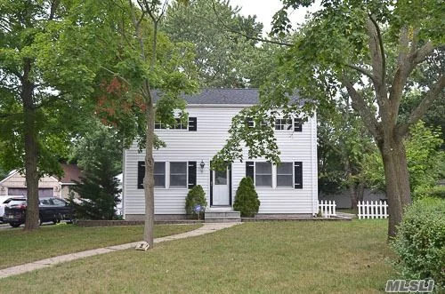4 Br- Split Level- Completely Renovated, New Stainless Steel Appliances, Hardwood Floors Throughout, Crown Moldings, Washer+Dryer, Central Air, Fire And Burglar Alarm Central Stat. Inc, 1 And 1/2 Det. Garage, Property Maintenance Included