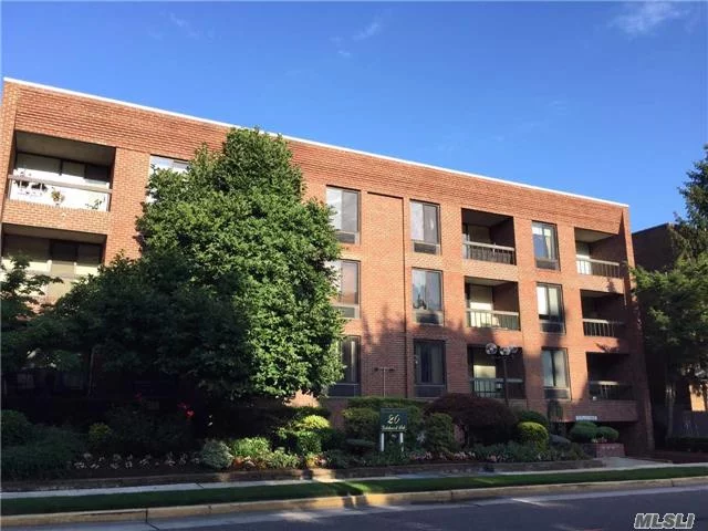 Spacious And Bright East Facing 2 Bedroom 2 Bath With L-Shape Dinning Room And 2 Balcony Condo Apartment On The Top Floor Of A Well Managed Condo Building Located In The Heart Of Great Neck. Near Lirr, Shopping Center And Town. Choices Of Great Neck North Or South School. Can Be Offered Furnished. *Need 3 Years Lease