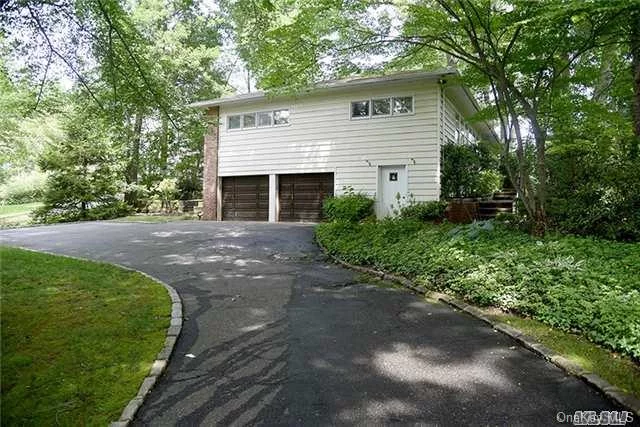 Very Rare Custom Built &rsquo;Frank Lloyd Wright&rsquo; Prairie House Designed By Wright&rsquo;s Famous Associate, Edgar Tafel! This Memorable 5-Bedroom, 3-Full Bath Home Is One Of A Kind, With One Long Hallway That Travels Through The Heart Of The Home, Accessing All Rooms.