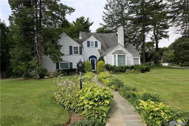 Picturesque Colonial With Character, Charm, And Classic Appeal In The Norgate Section Of East Hills. Roslyn Schools. Membership In East Hills Pool & Park. Low Taxes. Potential For Expansion. Located On Private Cul-De-Sac Street. Close Proximity To Shopping, Transportation And Highways. Must See To Appreciate. Gas In The House.