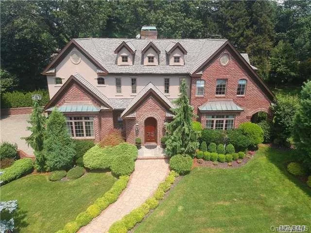 Magnificent Brick Manor Home Situated On.56 Acre In Roslyn Country Club. Lr, Fdr, Great Rm W/ French Drs To Patio, Rutt Designer Kit, 1st Flr Guest Wing W/ New Bth. Mstr Br Suite W/ New Bth, 3 Lrg Fam Brs W/2 New Bths. 9&rsquo; Clgs, Mahogany Drs, Custom Trim Throughout , 4 Zone Gas Heating & Cac, Radiant Heated Flrs. Ll Sep Entr-Office/Live In Quarters W/ Marble Bath, Wheatley Sd.