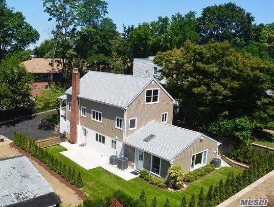 Fully Renovated/2017, Turn-Key Oversized House (Over 2900Sqft) Sun Drenched, Charm Of Yesteryear With Contemporary Twist, Quiet Neighborhood At The End Of No Thru Traffic Street Right Across Stannard&rsquo;s Brook Park. Fully Landscaped, Spacious Bluegrass Sod Side-Yard, Large Patio. Too Much To List, See Pics For Highlights And Details Close To Lirr/Transportation, Town, Shopping.