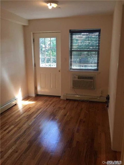 This Is A 2 Bedroom 2 Bath Duplex Apt Conveniently Located Steps To The L.I.R.R. And Bell Blvd Shops. The Apt Features Shiny Wood Floors Through-Out, Ss Appliances, Balcony, Shared Laundry And Individual Storage. Please Note The Tenant Pays For His Own Utilities Except Water