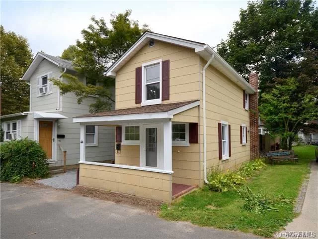 Adorable Newly Renovated 2 Bedroom Cottage With Private Back Yard And Off Street Parking For One Car. Close Proximity To Shops, Restaurants, Parks, Libraries, And Long Island Railroad. Full Current Credit Report And References Required. Small Pet May Be Ok On A Case By Case Basis And With Additional Security.