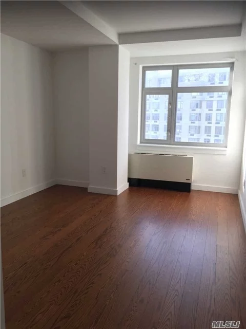 Skyview Luxury One Bedroom Condo In Heart Of Flushing, Bright, 24Hrs Doorman, Tennis, Basketball Court, Bbq, Spa, Children Playground, Rooftop Garden, Convenient To #7 Train/Lirr/All.