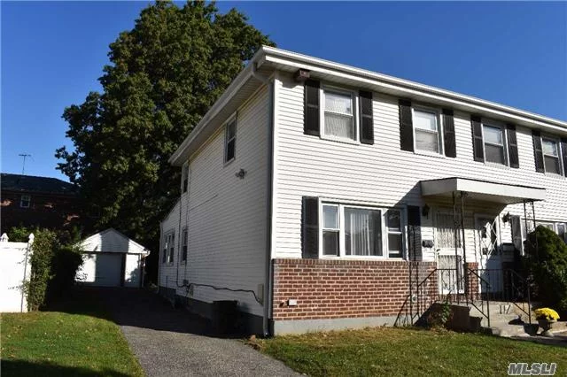 Lovely Whole House Rental In Bayside. South Facing! Spacious 4 Brs, 1.5 Bath, 1.5 Car Garage. School District #26. Q27. Express Bus To Manhattan. Walk To Springfield Blvd & Bell Blvd. Convenient To All!