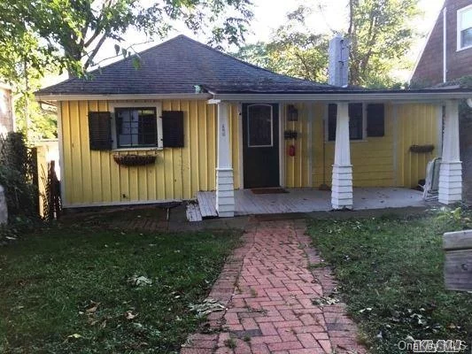 Charming Sea Cliff Cottage, Steps Away From Village Parks And Beach. Totally Restored To Include Two New Baths, Kitchen And Laundry