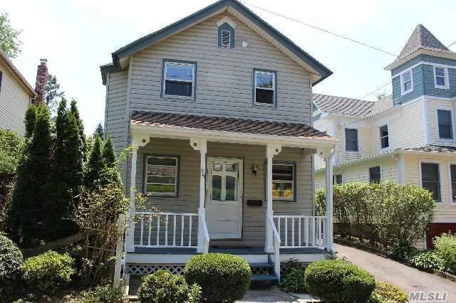 Location, Location, Location, 2 Br Newly Painted Colonial, New Bathroom, Immaculate, Wont Last