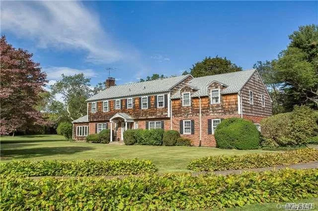 Incredible Opportunity In Sought After Village Of Flower Hill To Renovate & Expand A Classic 6 Bedroom Chc Or Design & Build A Newly Constructed Showcase. Stunning Park Like Property Of 1.19 Acres On Quaint Cul De Sac Offers Many Possibilities. Choice Of Manhasset Or Port Washington Schools To Be Chosen By New Owner. Potential For Subdivision W Variance.