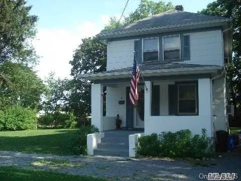 2 Bedroom, 1.5 Bath Colonial W/Stainless Kitchen, Central Vac, Large Property.