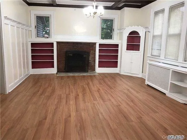 Newly Renovated Detached House For Rent With 4 Brs, 1 1/2 Baths. New Wood Floors And Newly Painted.Brand New Washer/Dryer. Tenants Responsible For All Utilities & Water. Private Driveway. Q28 Bus To Flushing, Q31 Bus To Jamaica. School District 26. Close To Bay Terrace Shopping Mall And Park.