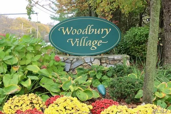 Move Right In-- Perfect, Quiet Location, Updated Wood & Granite Eik, 2 Master Suites Each With Redone Full Bathrooms, Updated Powder Room, Sliders To Wood Deck--Amenities Include Pool & Tennis! Close To Shopping, Restaurants, Golf Course, Syosset Schools!!