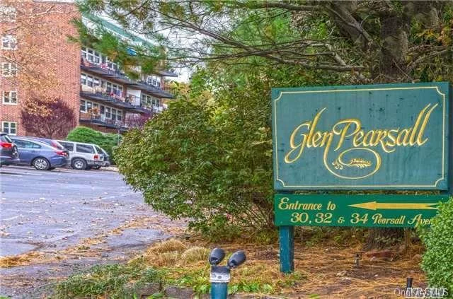 Lovely 3rd Floor Corner Unit. Spacious & Sunny, Open Floor Plan. Plenty Of Closets. Laundry On The Same Floor. Beautifully Maintained Complex. Close To Lirr, Shopping & Restaurants. Taxes, Heat & Water Included In Maintenance. No Pets Allowed.