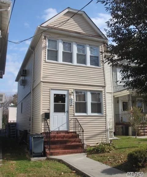 Legal Detached Two Dwelling House With High Attic, Minutes To High School/Library/Shopping Center/Supermarket/Restaurants/Parks, Bus Q25 & Q26 To Flushing Main St.