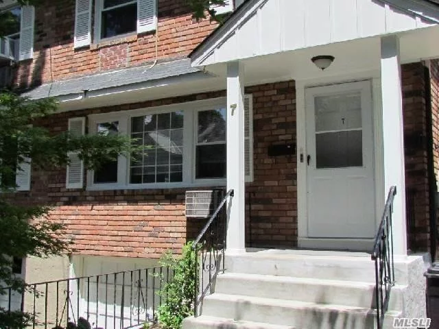 Lovely 3 Bedroom Apartment W/ Cac, Master Bedroom W Bath, Freshly Painted, New Carpets , New Kitchen Counter Tops Conveniently Located Near Town And Lirr. Use Of Laundry And 1 Off Street Parking Spot