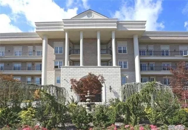 Beautiful 1 Bedroom, 1.5 Bath In Luxurious Condo With Hotel Amenities, Wood & Granite Kitchen With Stainless Steel Appliances & Granite Island, Living Room/Dining Room, Terrace, Washer/Dryer, Parking & Storage Included. Gym, Heated In-Ground Pool, Party Room, Doorman, Concierge & Parking Valet.