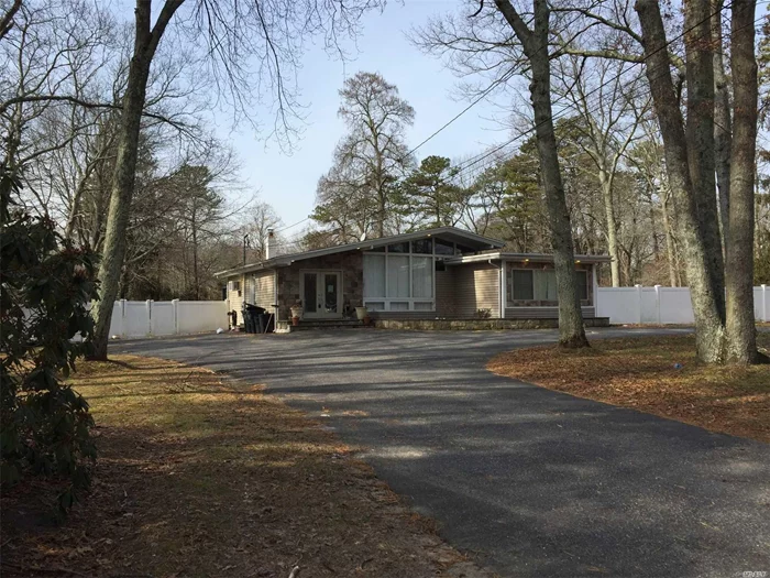 Beautiful 3-4 Bdrm Contemporary Ranch Built By Renowned 20th Century Architect Frank Lloyd Wright&rsquo;s Understudy! Beautiful Hw And Slate Floors, Upgraded Kitchen, 2.5 Baths, Pvc Fenced Yard, Igp W/New Liner & Filler System, Roof Within 5 Years. Upgraded Electric, Full Finished Basement W/Room For Mom, All On 1+ Acre.