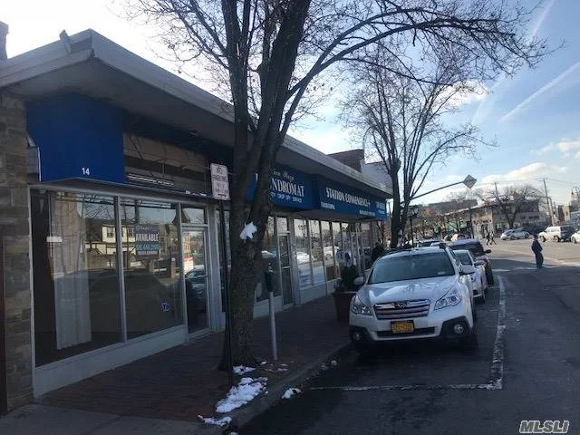 Retail Space Across From Lirr Station & Bus Stops Approximately 1400 Sq Ft Retail Space Available With Full Basement. Great Location With Lots Of Foot Traffic And Car Traffic. Located In Heart Of Town, Used To Be A Fitness Center.