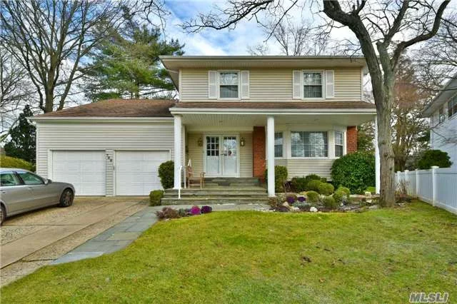 Beautiful And Spacious 4 Bedroom Colonial In Very Desirable Prime Location On Cul-De-Sac. Very Spacious Formal Dining Room. Master Br With Built-Ins & Master Bath. Den With Lovely Stone Fireplace, Full Fabulous Finished Basement. Low Taxes. Gas Heat, Water Filtration System, Close To All!!!