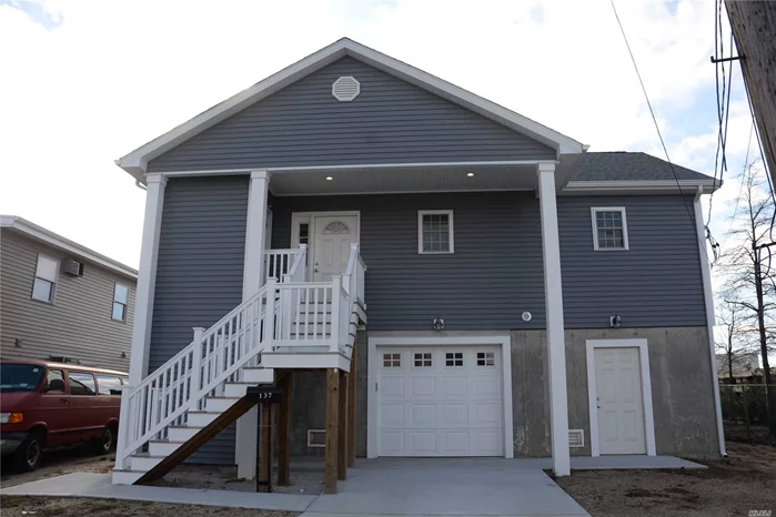 2 Bed 1 Bath New Construction Home With Was Lifted . Home Is Facing The Inwood Marina With A Breathtaking Water View Home Has An Elevator And A Deck Facing The Water