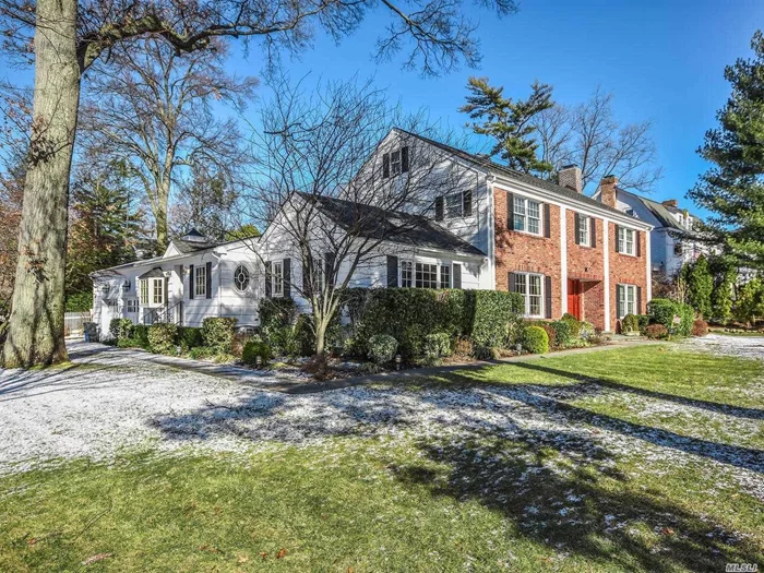 Beautiful Totally Updated And Expanded Colonial In Prime Plandome Location. Exquisite Open Concept Great Rm W/Fpl/Dr/Gourmet Kitchen. Office, Mud Room, Laundry Rm/Full Bath. Lr/Fpl, Sunroom W/Wet Bar, Pdr Rm. 2nd Fl Has Mbr W/Bath, 3 Add&rsquo;l Bdrms W/New Full Bath. Full Basement 4 Zone Heat, 3 Zone Cac, Generator, Hw Floors, Gunite Pool W/Hot Tub. Much More!