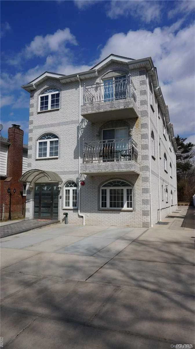 Huge Bright And Spacious 2 Bedrooms, 2 Full Bath Luxury Condo. Kitchen Featuring With Top Quality Materials, Granite Counter Top, All Stainless Appliances. Hardwood Floor. Washer/Dryer/Storge Rm In Basement. 1 Huge Outdoor Parking Space And Balcony. Conveniently Located In The Heart Of Fresh Meadows. Close To All Shops And Transportation. Walk To Q17/88/46, Qm5/6/7/8 Buses