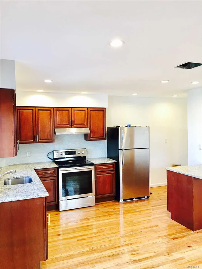 Wow..Wow Stunning All New Renovation!! Sure To Impress All New Sunny & Bright 3Br/ 3 Full Bth Duplex Ft. Open Livrm, Drm, New Kit, Fin-Bsmt W Laundry, Prime Storage & Fbth, Private Driveway & Use Of Yard, Gleaming Hrdwd Floors Throughout, Must See!! Perfect For Commuters..Close To Lirr & Steps To Manorhaven Park!