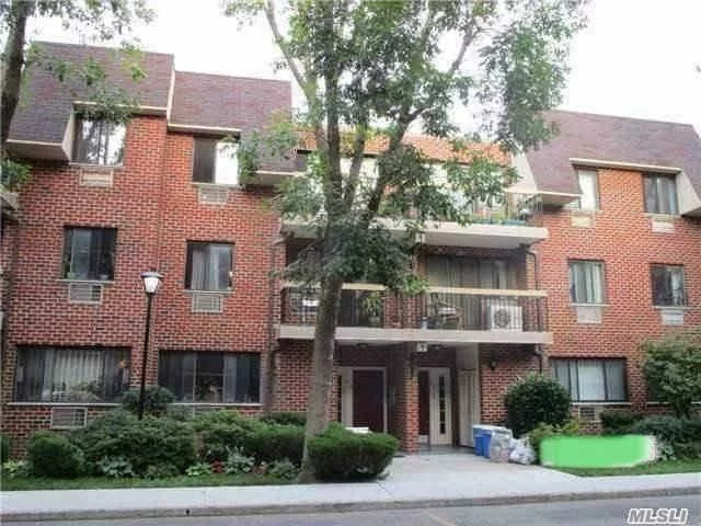 Beautiful Three Bedroom Apartment Two Full Baths Condo . Located In Fresh Meadows Area The Apartment Also Has Washer And Dryer. Eat-In Kitchen With Dishwasher . Large Living Room, Dining Room Wood Floors. Designated Parking Spot In Lot Behind Unit. Steps Away From Public Transportation And Shopping.