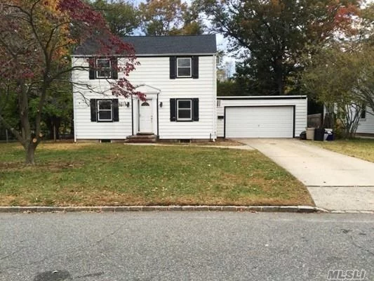 Beautiful, Bright 3 Bedroom, 1.5 Bath South Park Colonial. Living Room, Dining Room, Spacious Eat In Kitchen. Large Yard Plus So Much More.