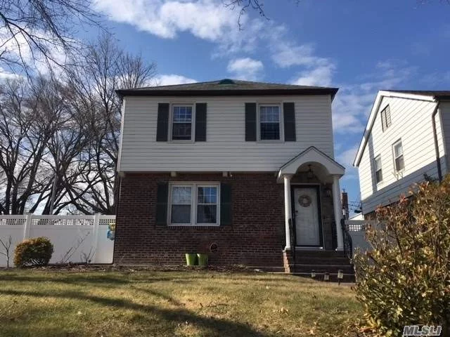 On The Bell Blvd 3 Bedrooms Nice House Hardwood Floors Throughout. Nice Dining Room, And Renovated Eat In Kitchen . Basement Fully Finished, Laundry Area, Family Room Att. Garage, Large/Patio! Near The Shopping, Lirr.Nice Whole House Must See!!!