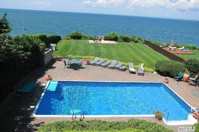 All Inclusive And Fully Equipped Rental. Spacious And Bright Contemporary, Fabulous Waterfront Spot. You Won&rsquo;t Want To Leave The Property! Arrive With Your Groceries And Prepare To Relax! Enjoy Spectacular Sunsets Over Long Island, Bbq And Dine Al Fresco, Swim In The In-Ground Heated Pool And Take Long Walks On The Private Community Beach.