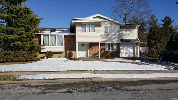 In The Heart Of West Birchwood, Expanded Split Level, Hardwood Floors, 4 Bedrooms 2 Family Rooms,  Living Room, W/ Formal Dining Room. Bring Your Kitchen Imaginations For A 2018 Look! Large Corner Lot! The Ground Floor Bedroom Can Be Used As An Office. Huge Master Bedroom With Expanded Ensuite & Closet Room! Bring Your Contractor.