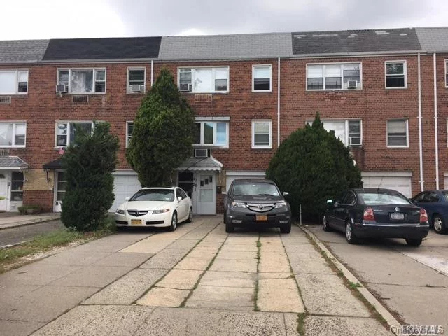 Spacious 2 Bedrooms Apartment On 3rd Floor With Eastern Exposure. Renovated Kitchen & Bathroom, And Beautiful Hardwood Floors. Close To All.