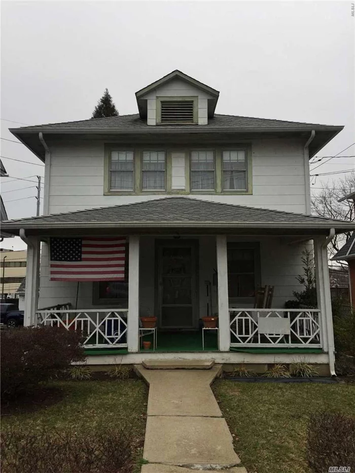 Vintage 1918 Village Colonial On 40 X 120 Property. Lr, Dr, Eik, 3 Beds, 1 Bath. Full Basement. Make It Yours. Needs Tlc.